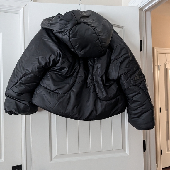 lululemon Hooded Insulated Wrap - Picture 3 of 3